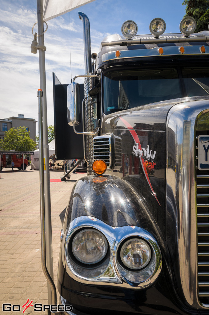 Show Car multimediju treileris noslēdz Latvijas tūri Daugavpilī 