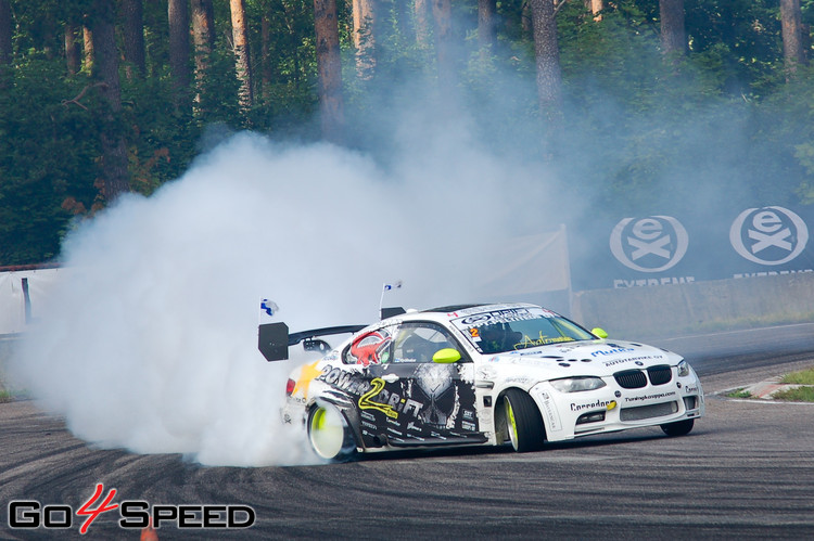 Drift Allstars treniņi un parāde Rīgas ielās 