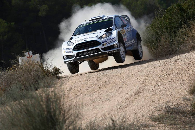 Ožjē avarē, Mikelsens izcīna pirmo uzvaru WRC karjerā