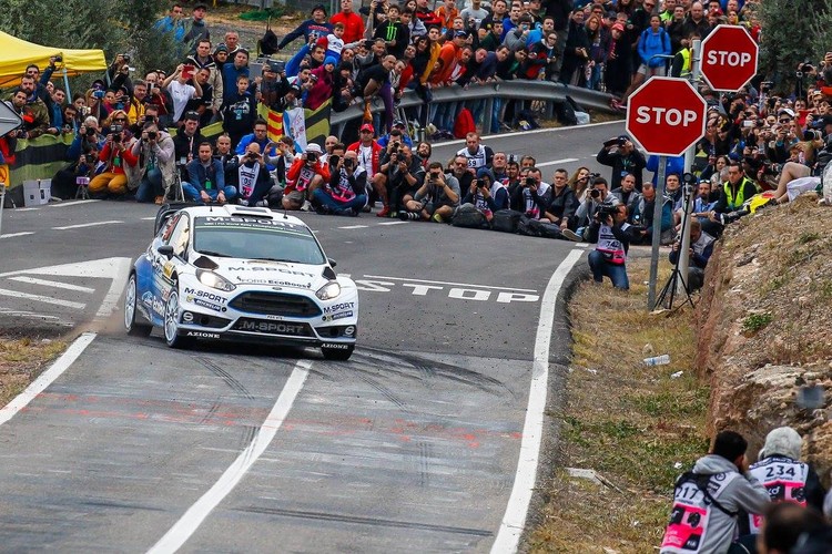 Ožjē avarē, Mikelsens izcīna pirmo uzvaru WRC karjerā