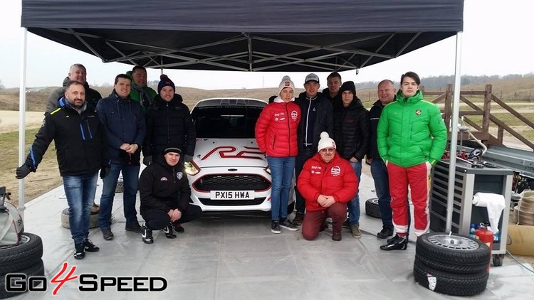Baltijas rallija braucēji iemēģina jauno 'Ford Fiesta R2T'