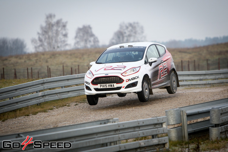 Baltijas rallija braucēji iemēģina jauno 'Ford Fiesta R2T'