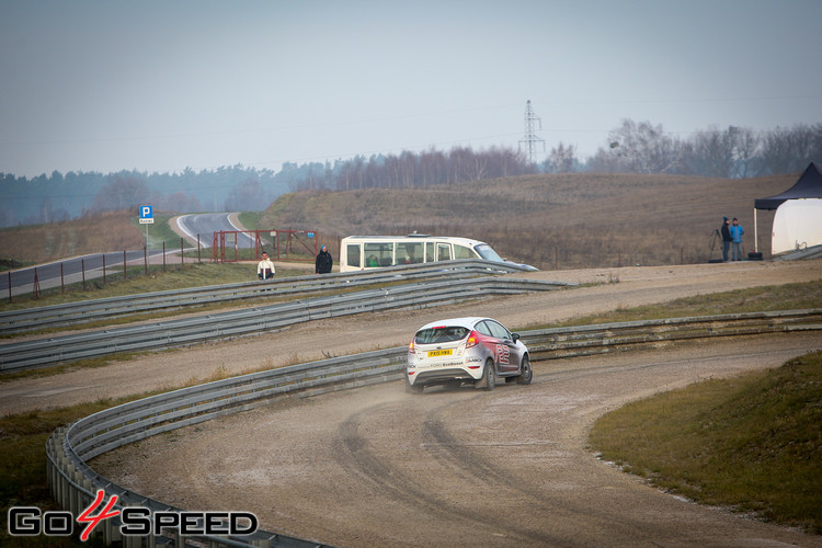 Baltijas rallija braucēji iemēģina jauno 'Ford Fiesta R2T'