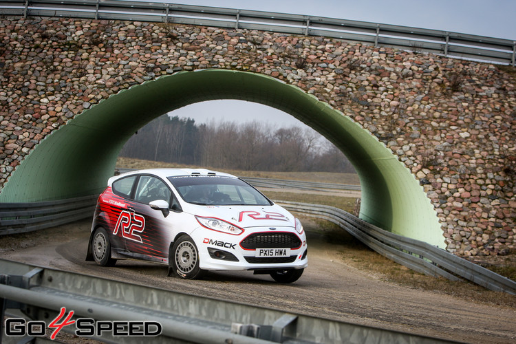 Baltijas rallija braucēji iemēģina jauno 'Ford Fiesta R2T'