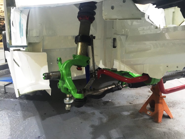 Flash Racing būvē auto Baltijas izturības sacīkstēm