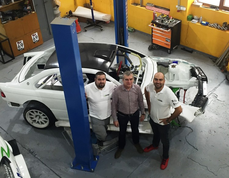 Flash Racing būvē auto Baltijas izturības sacīkstēm