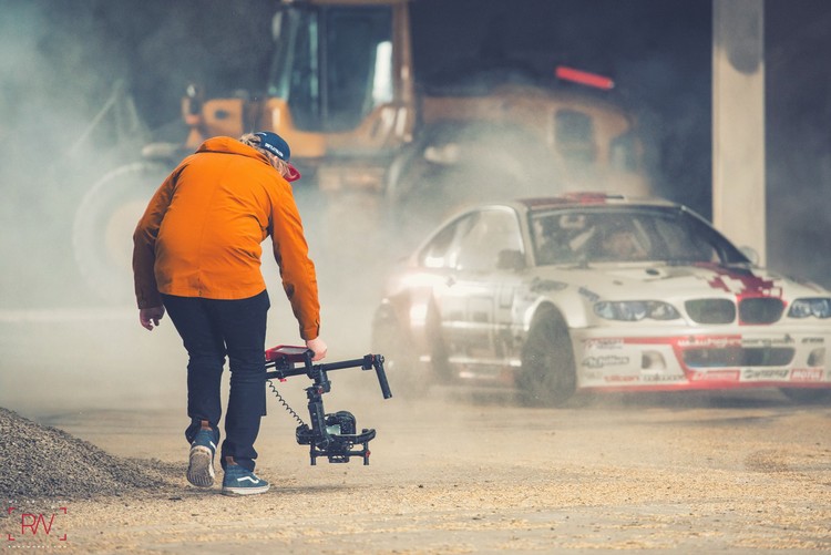 Aizkulises - kā tapa Bluša iespaidīgais drifta video Liepājas ostā