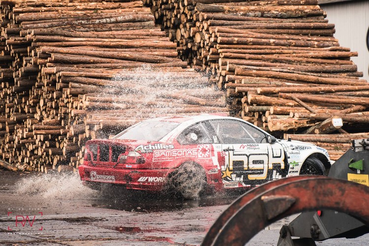 Aizkulises - kā tapa Bluša iespaidīgais drifta video Liepājas ostā