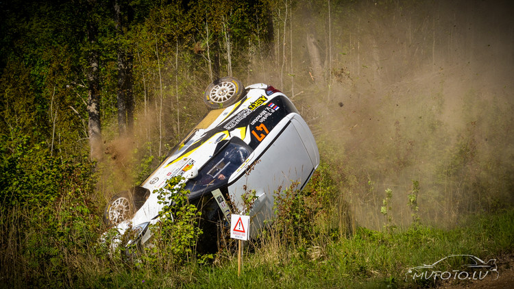 FOTO: Iespaidīgais krievu sportista kūlenis Rally Talsi 2. dienā 