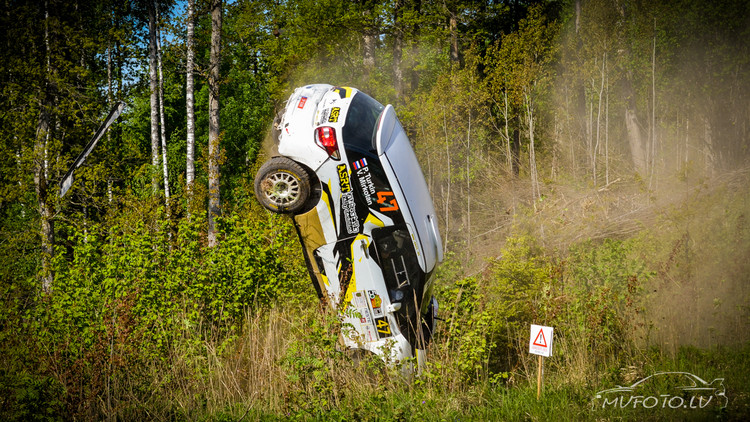 FOTO: Iespaidīgais krievu sportista kūlenis Rally Talsi 2. dienā 