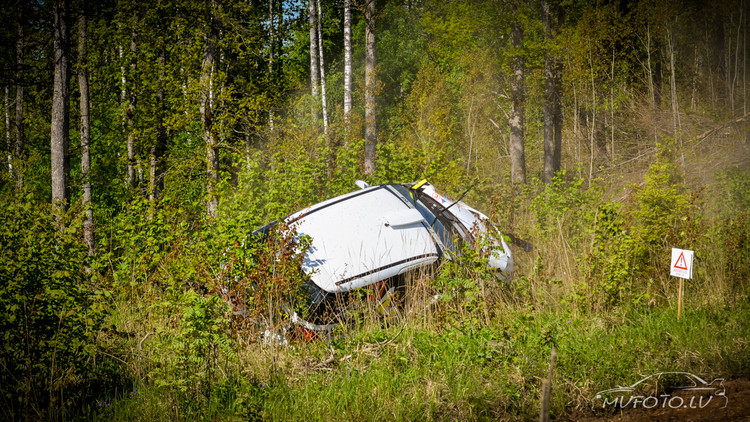 FOTO: Iespaidīgais krievu sportista kūlenis Rally Talsi 2. dienā 