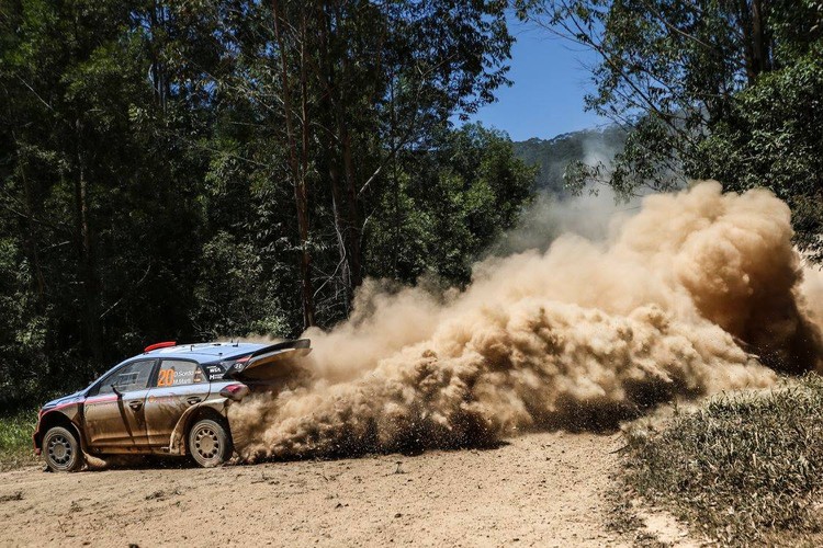 Putekļiem bagātais Austrālijas WRC rallijs