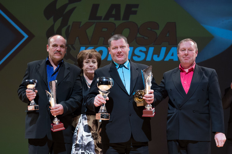 Autokrosa krāšņā apbalvošanas ceremonija noslēdzas ar jautru ballīti un dejām