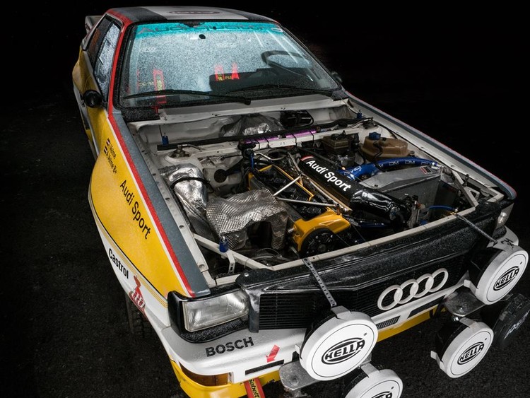 Brāļu Velmes 'Audi Quattro' nakts aizsegā