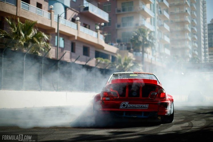 Longbīčas ielās startē jaunā 'Formula Drift' sezona