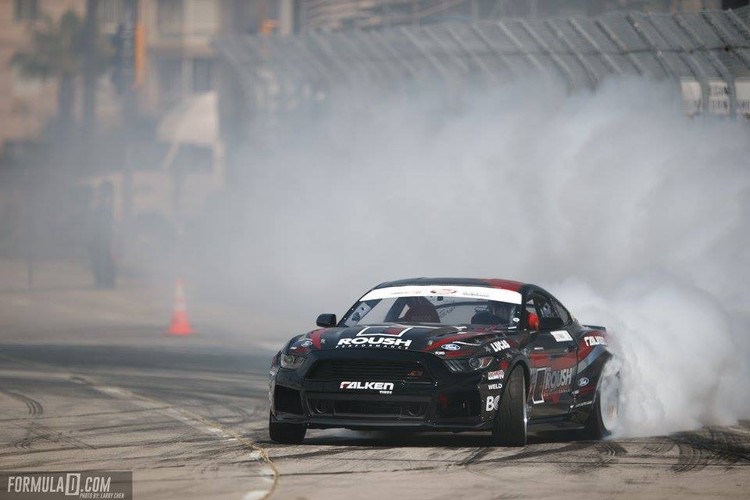 Longbīčas ielās startē jaunā 'Formula Drift' sezona