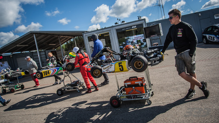 Ziemeļeiropas lielākās sporta kartingu sacensības 333 trasē