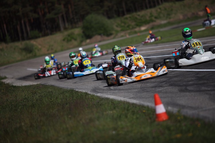 Ziemeļeiropas lielākās sporta kartingu sacensības 333 trasē