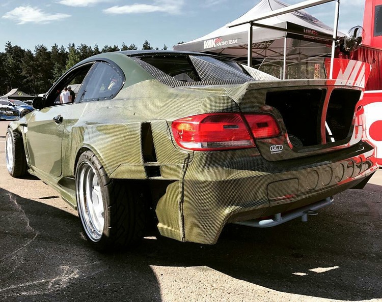 Kristaps Blušs un HGK komanda atrāda jauno  BMW E92 'Eurofighter'