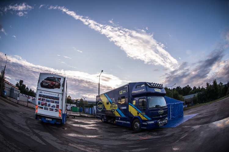 Komandas ierodas uz 'Neste World RX of Latvia'