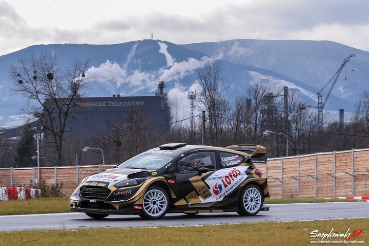 ERČ čempions iemēģina jauno 'Ford Fiesta WRC'