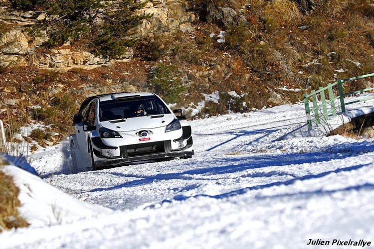 Tanaks Montekarlo testē 'Toyota Yaris WRC'