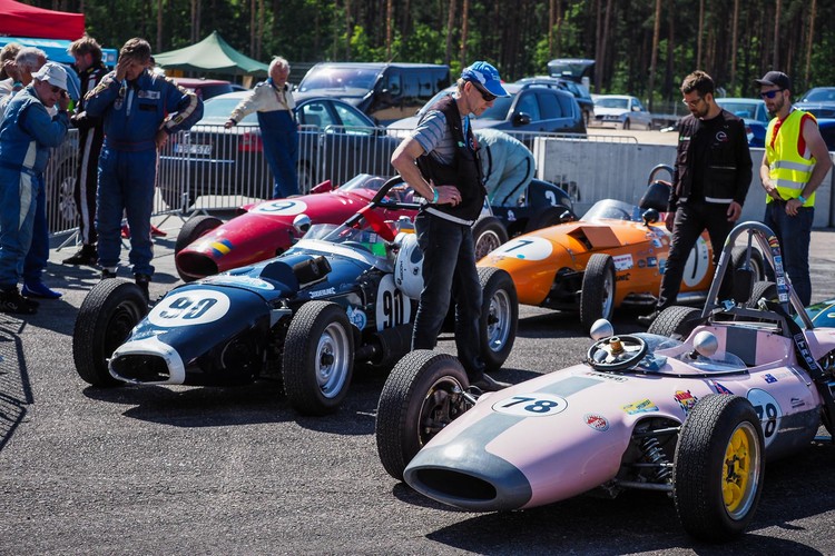 Formula Junior vēsturiskās formula automašīnas Biķernieku trasē 