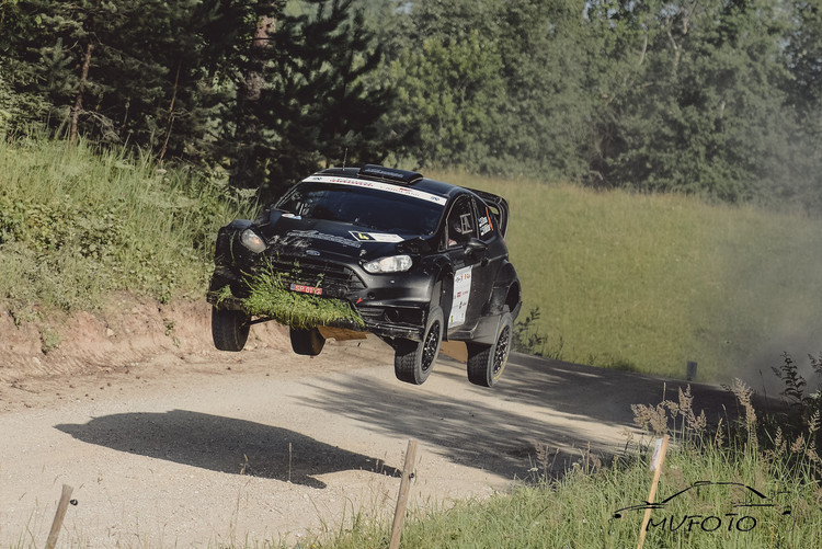 Tramplīniem bagātā Rally Estonia 1. diena