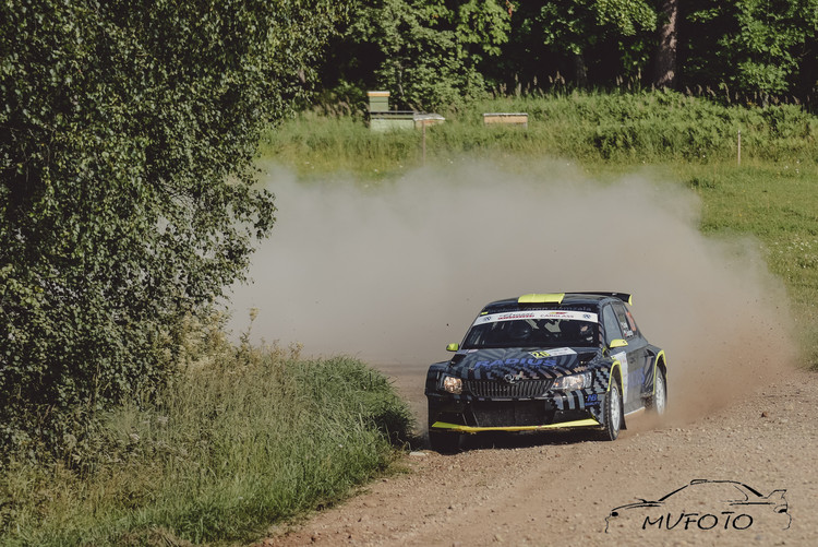 Tramplīniem bagātā Rally Estonia 1. diena