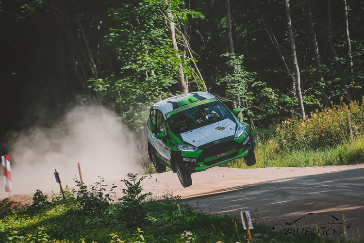 Tramplīniem bagātā Rally Estonia 1. diena