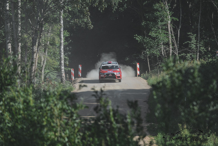 Tramplīniem bagātā Rally Estonia 1. diena