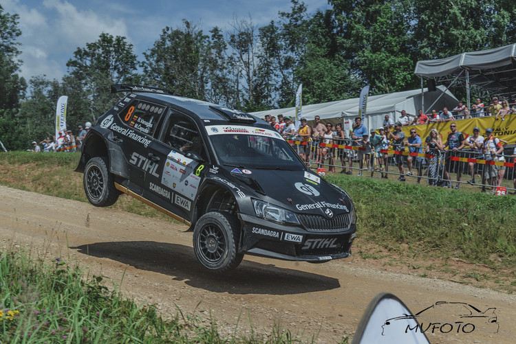 Tramplīniem bagātā Rally Estonia 1. diena