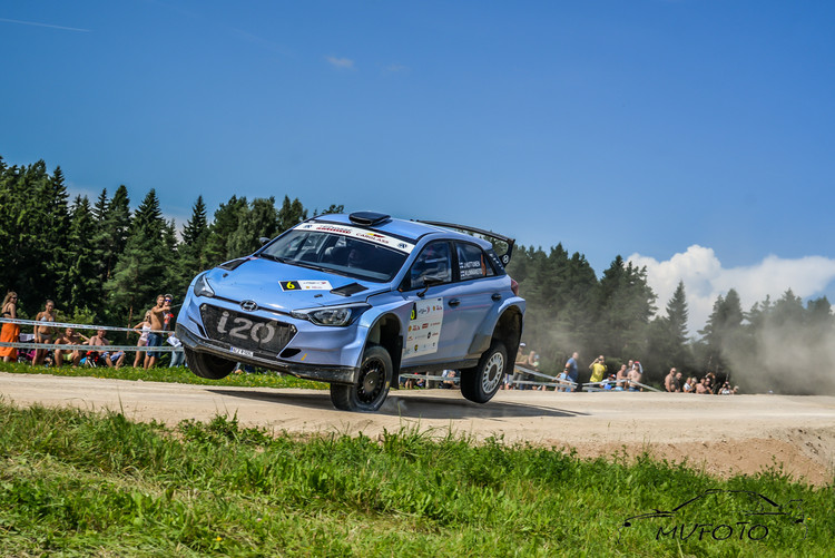 Tramplīniem bagātā Rally Estonia 1. diena