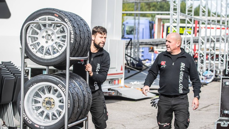 Pasaules un Eiropas rallijkrosa komandas ierodas Biķerniekos