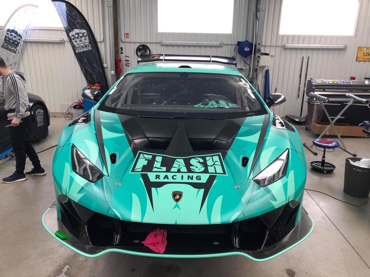 Flash Racing prezentē jauno Lamborghini Huracan 