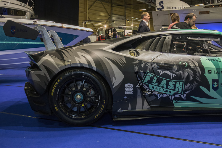 Flash Racing prezentē jauno Lamborghini Huracan 