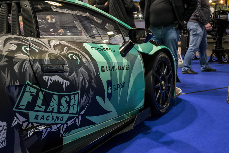 Flash Racing prezentē jauno Lamborghini Huracan 