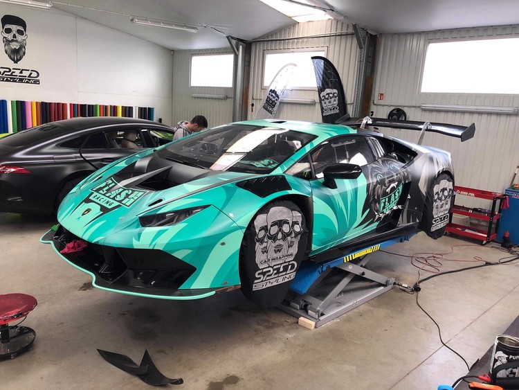 Flash Racing prezentē jauno Lamborghini Huracan 