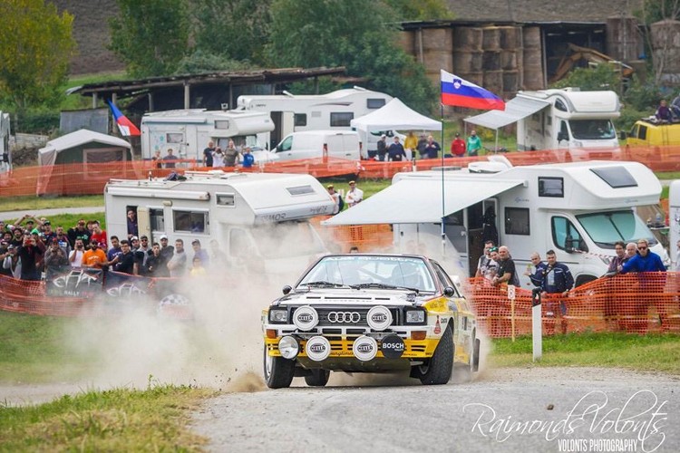 Brāļi Velmes griež 'saulītes' un driftē Leģendu rallijā