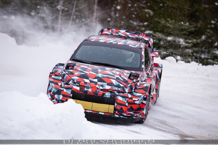 'Toyota' testē 2021.gada 'GR Yaris WRC'