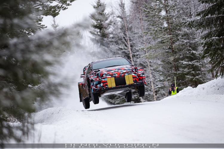 'Toyota' testē 2021.gada 'GR Yaris WRC'