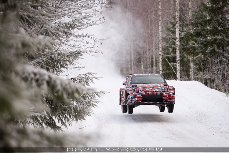 'Toyota' testē 2021.gada 'GR Yaris WRC'