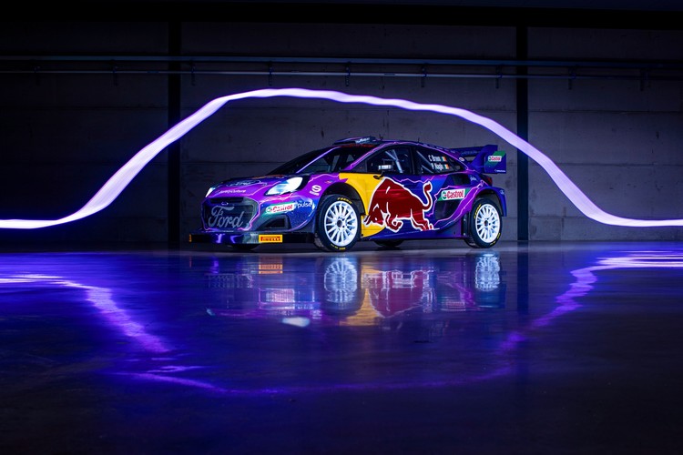 WRC komandas atrāda jauno automašīnu dizainus
