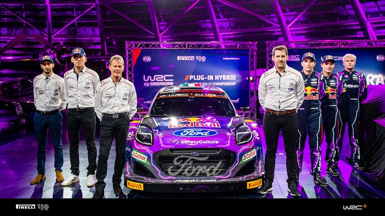 WRC komandas atrāda jauno automašīnu dizainus