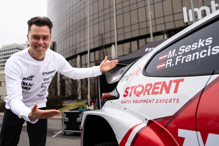 Sesks/Francis prezentē jauno 'Toyota GR Yaris' automašīnu