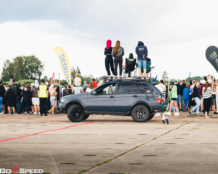 Vērienīgais dragreisa festivāls Ventspilī 