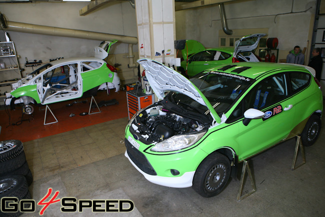 Ciemos pie Pētera Neikšāna un topošajām Ford Fiesta R2