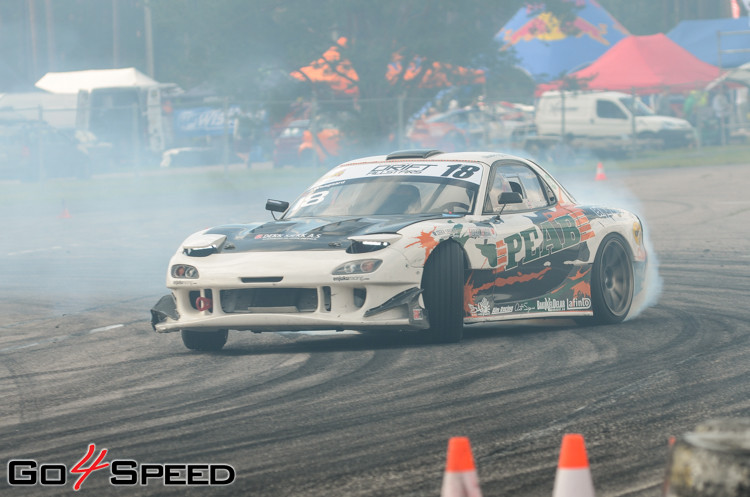 Drift Allstars treniņi un parādes brauciens Rīgas ielās