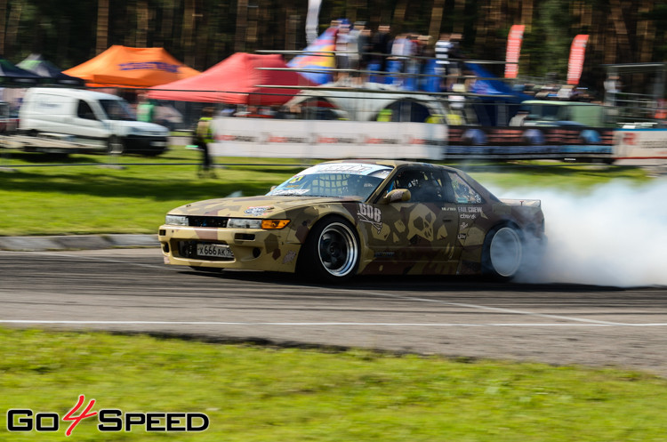 Drift Allstars treniņi un parādes brauciens Rīgas ielās