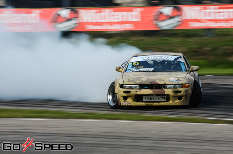 Drift Allstars treniņi un parādes brauciens Rīgas ielās